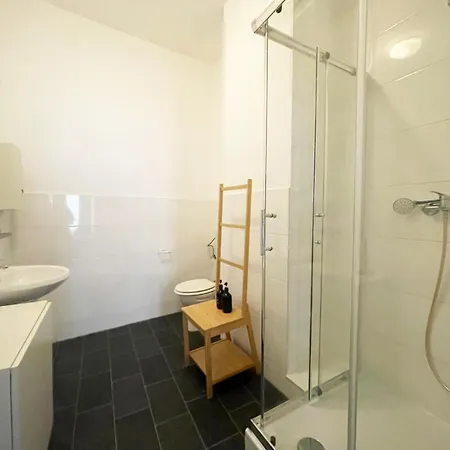 Ferienzimmer Mit Kueche Mitten Im Zentrum Perfekt Um Stadt Zu Erkunden Appartement