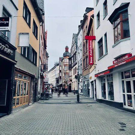 Ferienzimmer Mit Kueche Mitten Im Zentrum Perfekt Um Stadt Zu Erkunden Apartmán *